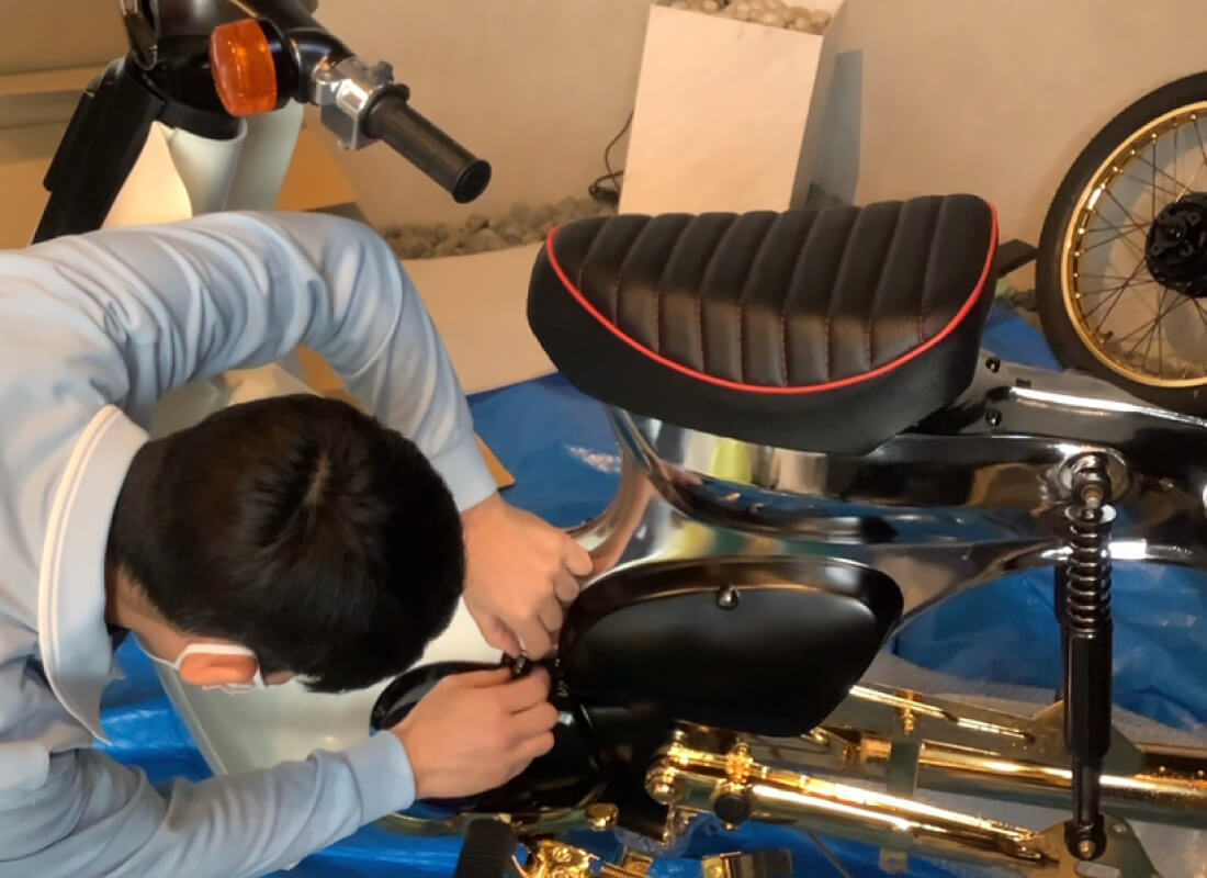 10 / 組み立て作業